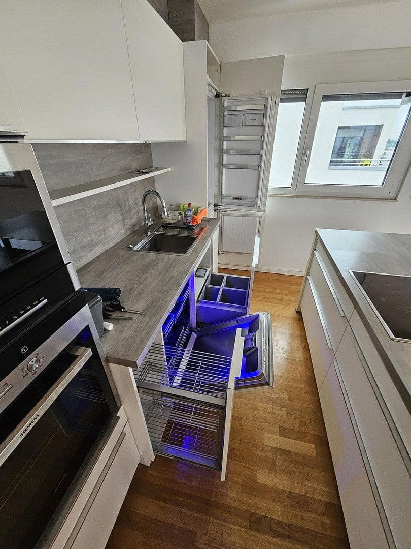 Pronájem bytu 2+1 89 m², Frankfurt, Hessen Pronájem bytu 2+1 89 m², Frankfurt, Hessen