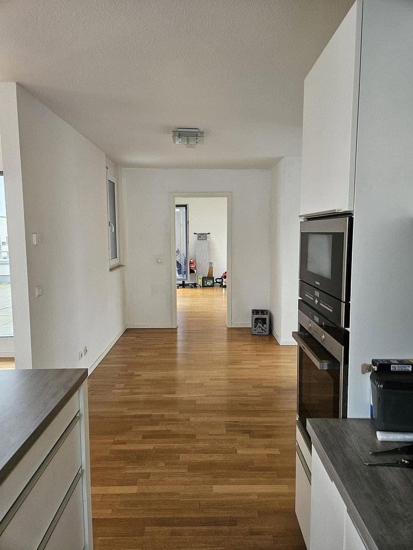Pronájem bytu 2+1 89 m², Frankfurt, Hessen Pronájem bytu 2+1 89 m², Frankfurt, Hessen