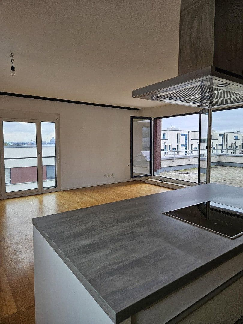Pronájem bytu 2+1 89 m², Frankfurt, Hessen Pronájem bytu 2+1 89 m², Frankfurt, Hessen