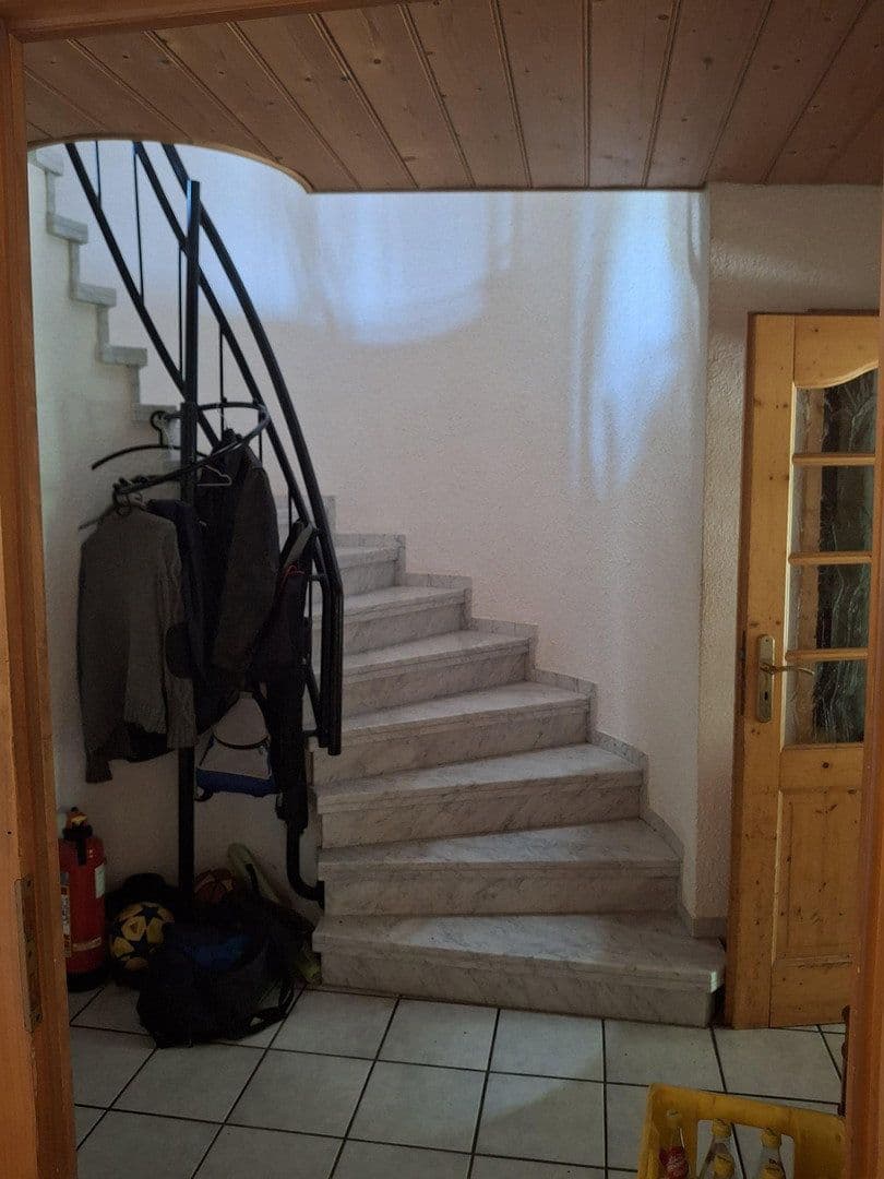 Prodej domu 139 m², pozemek 609 m², Wendelsgrundweg, Tuttlingen, Bádensko-Württembersko Prodej domu 139 m², pozemek 609 m², Wendelsgrundweg, Tuttlingen, Bádensko-Württembersko