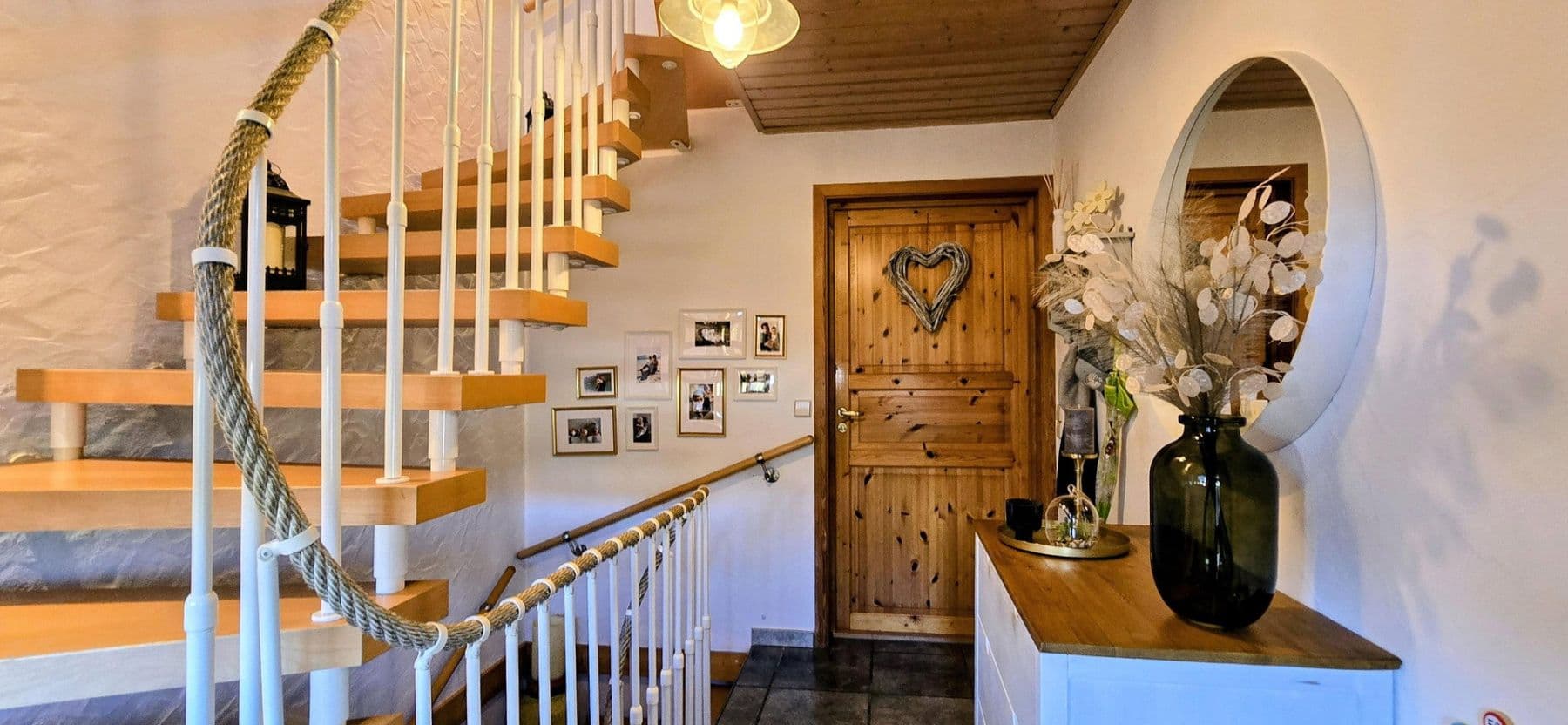 Prodej domu 230 m², pozemek 380 m², Kirchberg an der Murr, Bádensko-Württembersko Prodej domu 230 m², pozemek 380 m², Kirchberg an der Murr, Bádensko-Württembersko