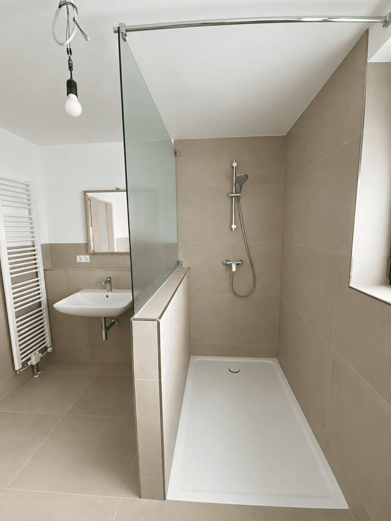 Prodej domu 191 m², pozemek 343 m², Kirchheim am Ries, Bádensko-Württembersko Prodej domu 191 m², pozemek 343 m², Kirchheim am Ries, Bádensko-Württembersko