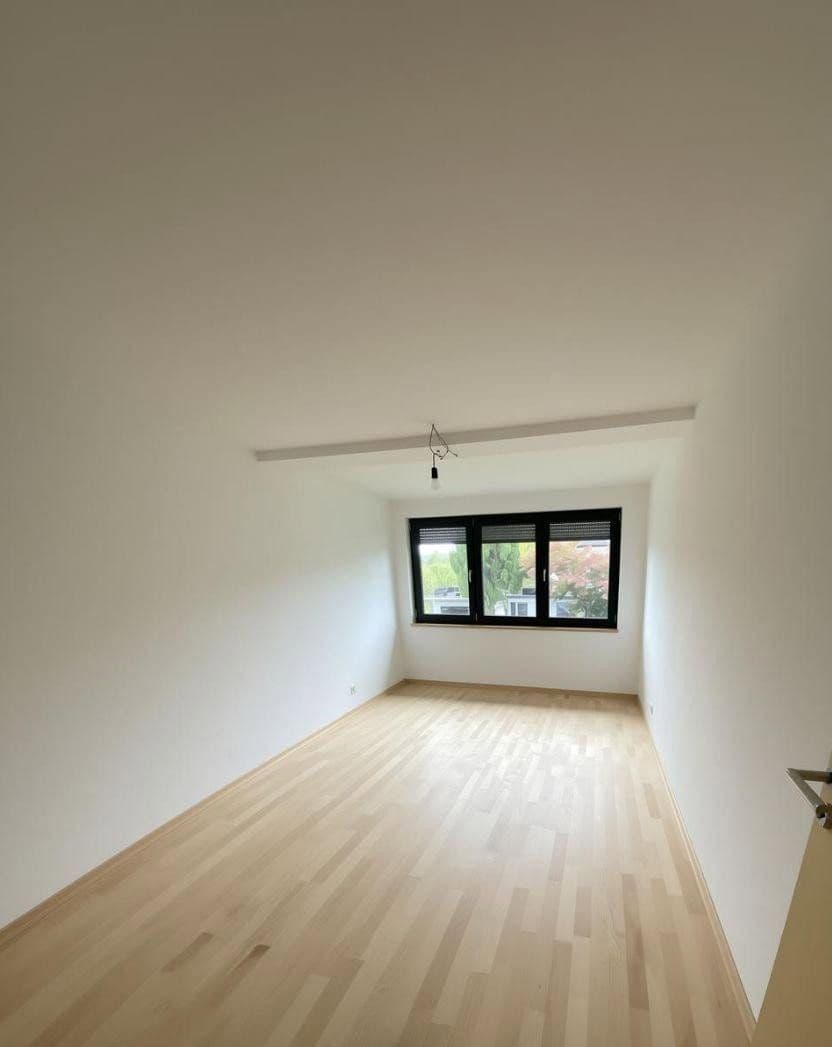 Prodej domu 191 m², pozemek 343 m², Kirchheim am Ries, Bádensko-Württembersko Prodej domu 191 m², pozemek 343 m², Kirchheim am Ries, Bádensko-Württembersko