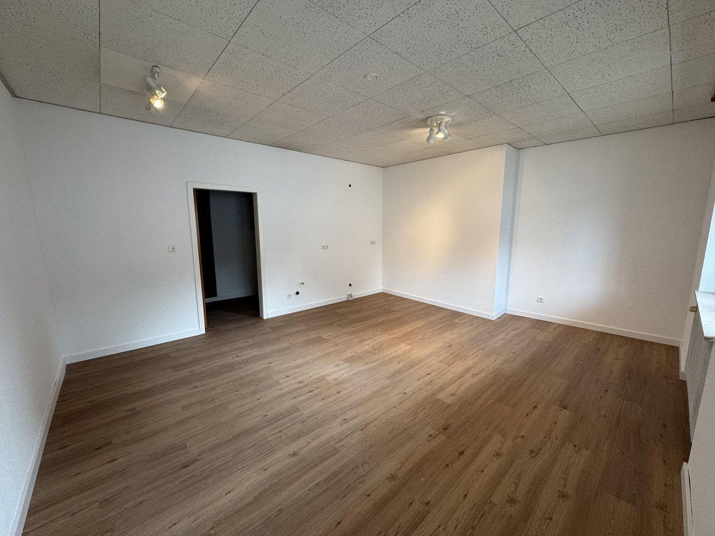 Pronájem domu 200 m², pozemek 324 m², Brensbach, Hessen Pronájem domu 200 m², pozemek 324 m², Brensbach, Hessen