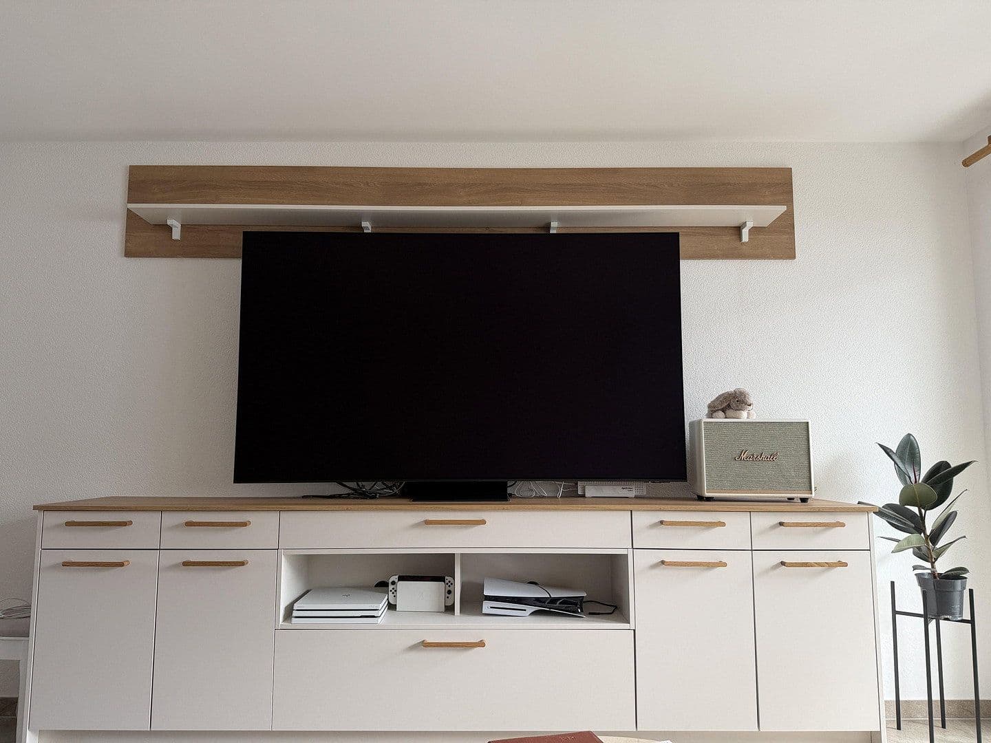 Prodej bytu 3+1 80 m², Wiesholzerstraße 4, Rielasingen-Worblingen, Bádensko-Württembersko Prodej bytu 3+1 80 m², Wiesholzerstraße 4, Rielasingen-Worblingen, Bádensko-Württembersko
