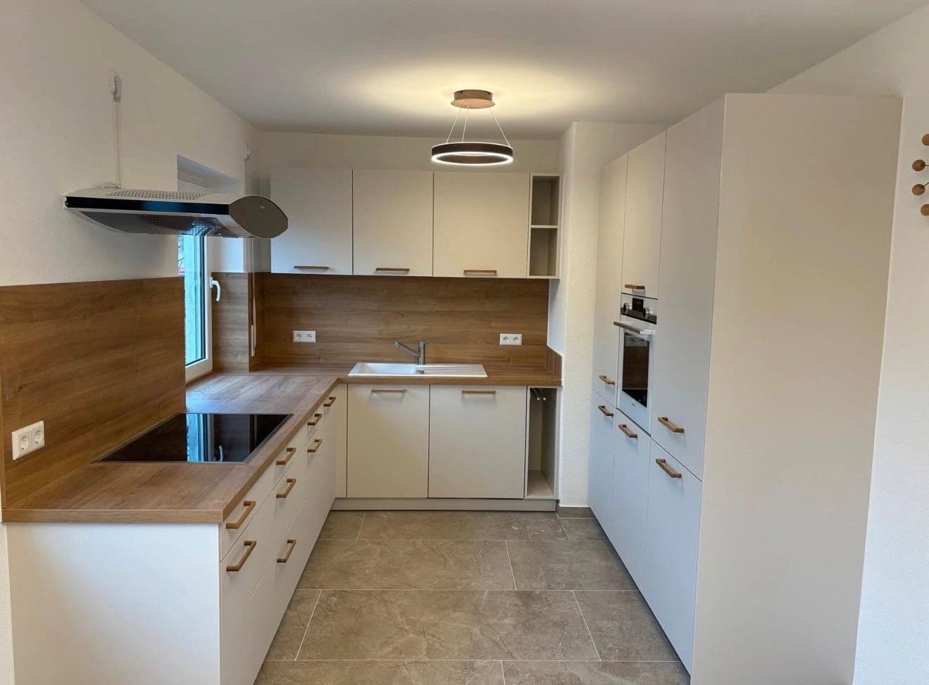 Prodej bytu 3+1 80 m², Wiesholzerstraße 4, Rielasingen-Worblingen, Bádensko-Württembersko Prodej bytu 3+1 80 m², Wiesholzerstraße 4, Rielasingen-Worblingen, Bádensko-Württembersko
