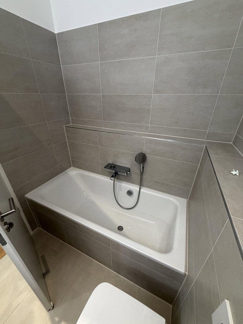 Pronájem bytu 4+1 98 m², Münsterlandstraße 60, Berlin, Berlín Pronájem bytu 4+1 98 m², Münsterlandstraße 60, Berlin, Berlín