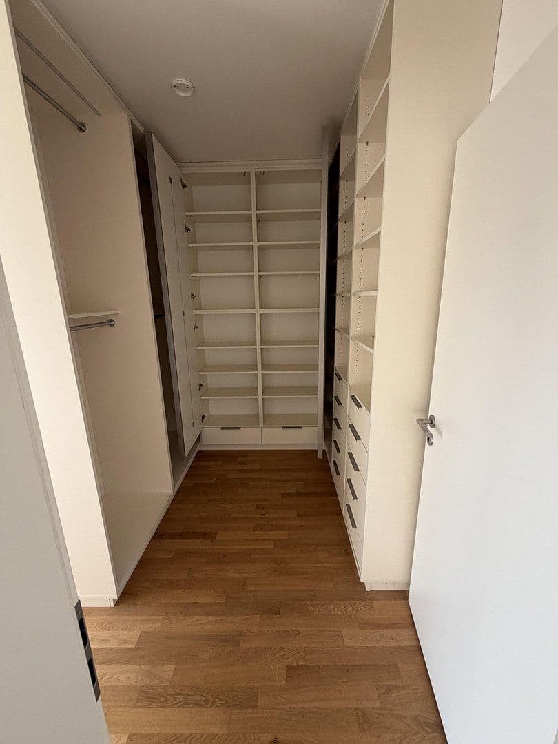 Pronájem bytu 4+1 98 m², Münsterlandstraße 60, Berlin, Berlín Pronájem bytu 4+1 98 m², Münsterlandstraße 60, Berlin, Berlín