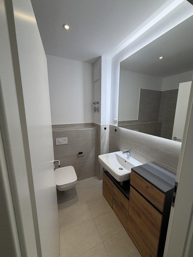 Pronájem bytu 4+1 98 m², Münsterlandstraße 60, Berlin, Berlín Pronájem bytu 4+1 98 m², Münsterlandstraße 60, Berlin, Berlín