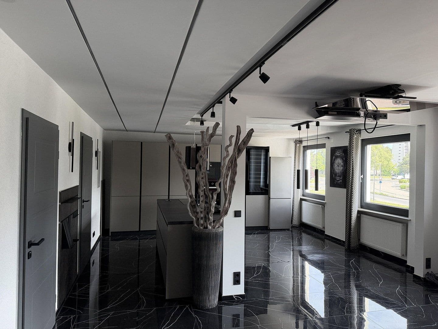 Prodej bytu 4+1 90 m², Berlinerstraße 8, Singen (Hohentwiel), Bádensko-Württembersko Prodej bytu 4+1 90 m², Berlinerstraße 8, Singen (Hohentwiel), Bádensko-Württembersko