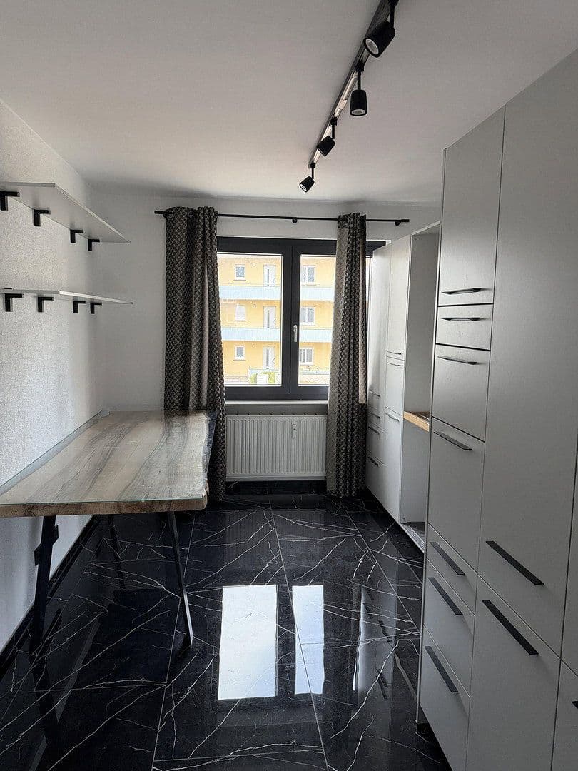 Prodej bytu 4+1 90 m², Berlinerstraße 8, Singen (Hohentwiel), Bádensko-Württembersko Prodej bytu 4+1 90 m², Berlinerstraße 8, Singen (Hohentwiel), Bádensko-Württembersko