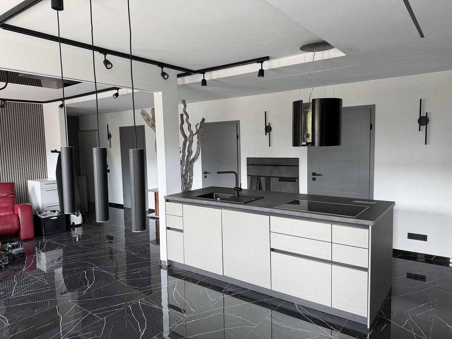 Prodej bytu 4+1 90 m², Berlinerstraße 8, Singen (Hohentwiel), Bádensko-Württembersko Prodej bytu 4+1 90 m², Berlinerstraße 8, Singen (Hohentwiel), Bádensko-Württembersko