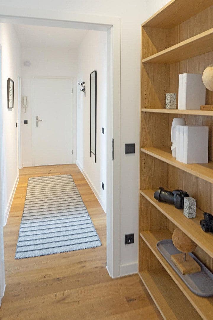 Pronájem bytu 3+1 71 m², Aachenerstrasse 157, Düsseldorf, Severní Porýní-Vestfálsko Pronájem bytu 3+1 71 m², Aachenerstrasse 157, Düsseldorf, Severní Porýní-Vestfálsko