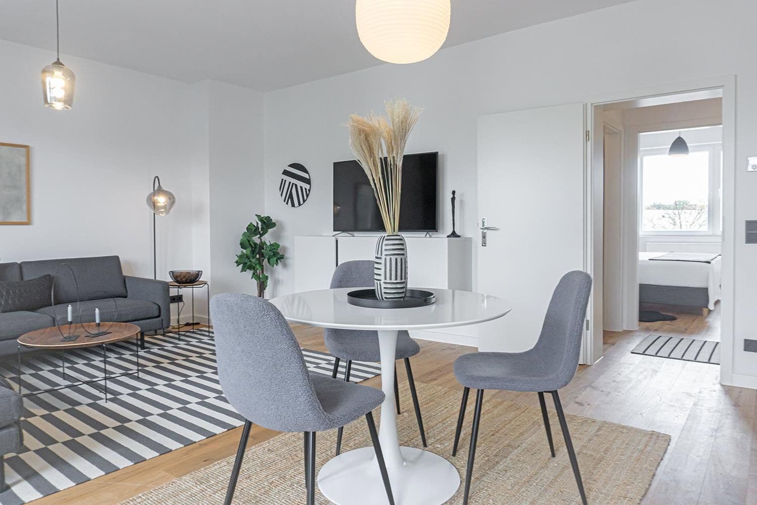 Pronájem bytu 3+1 71 m², Aachenerstrasse 157, Düsseldorf, Severní Porýní-Vestfálsko Pronájem bytu 3+1 71 m², Aachenerstrasse 157, Düsseldorf, Severní Porýní-Vestfálsko