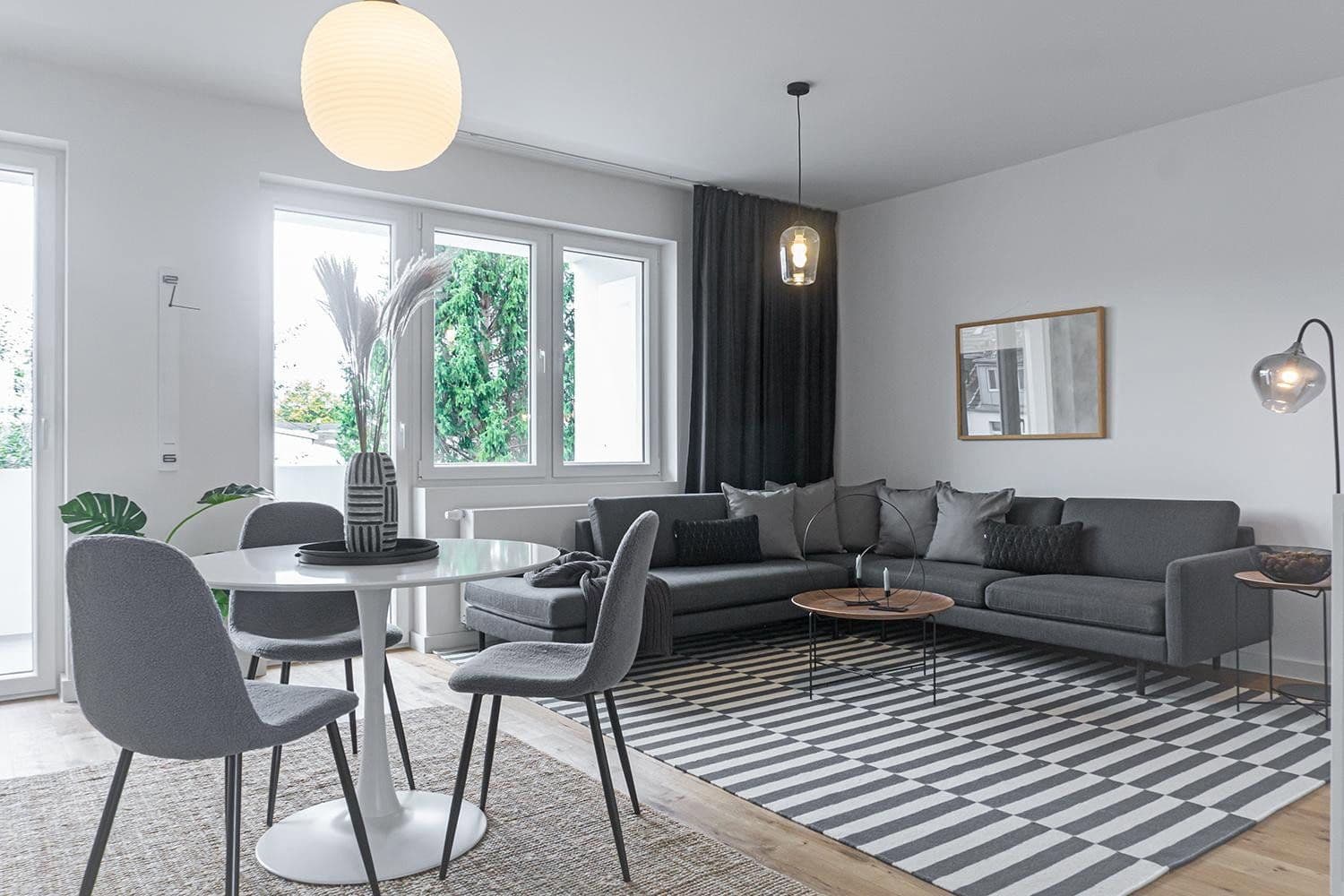 Pronájem bytu 3+1 71 m², Aachenerstrasse 157, Düsseldorf, Severní Porýní-Vestfálsko Pronájem bytu 3+1 71 m², Aachenerstrasse 157, Düsseldorf, Severní Porýní-Vestfálsko