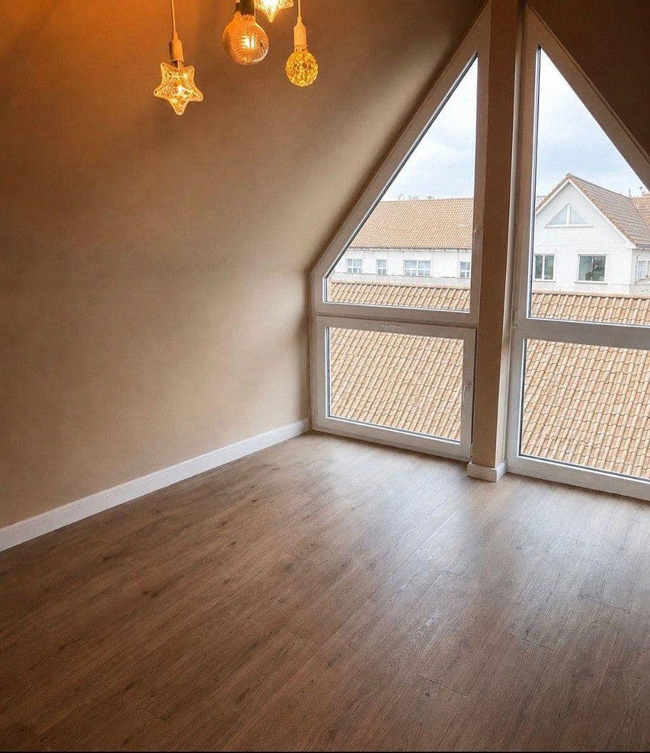Prodej bytu 3+1 82 m², Krefeld, Severní Porýní-Vestfálsko Prodej bytu 3+1 82 m², Krefeld, Severní Porýní-Vestfálsko
