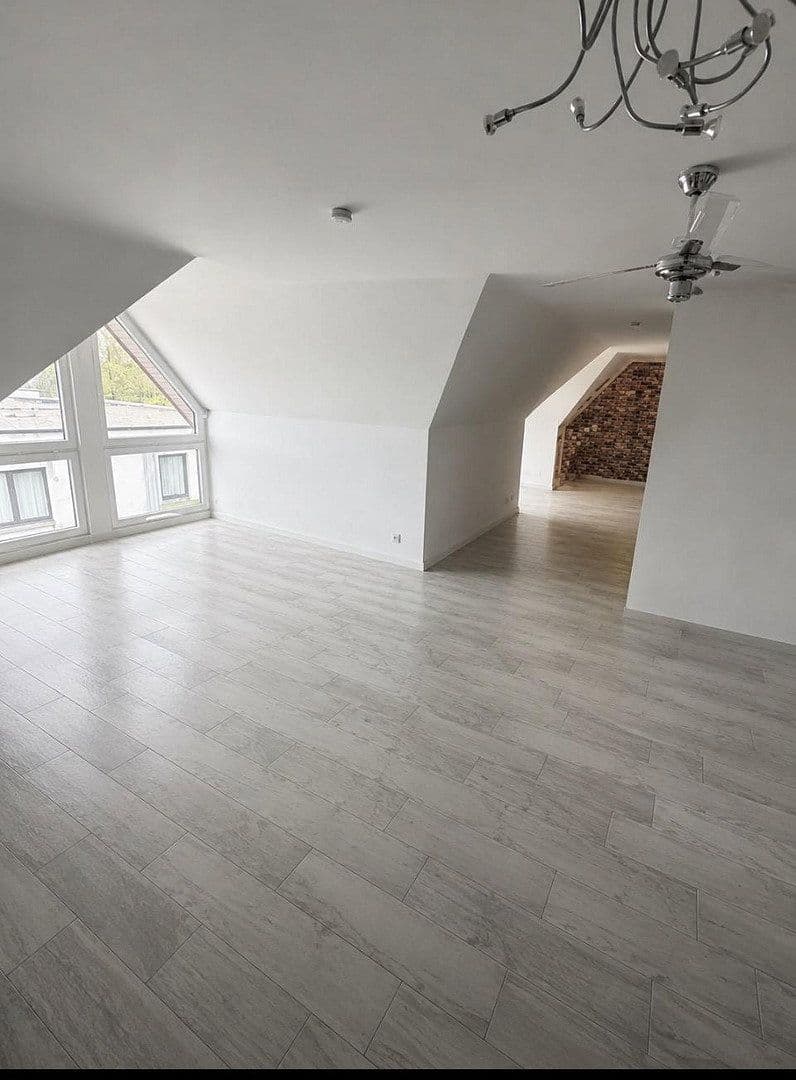 Prodej bytu 3+1 82 m², Krefeld, Severní Porýní-Vestfálsko Prodej bytu 3+1 82 m², Krefeld, Severní Porýní-Vestfálsko