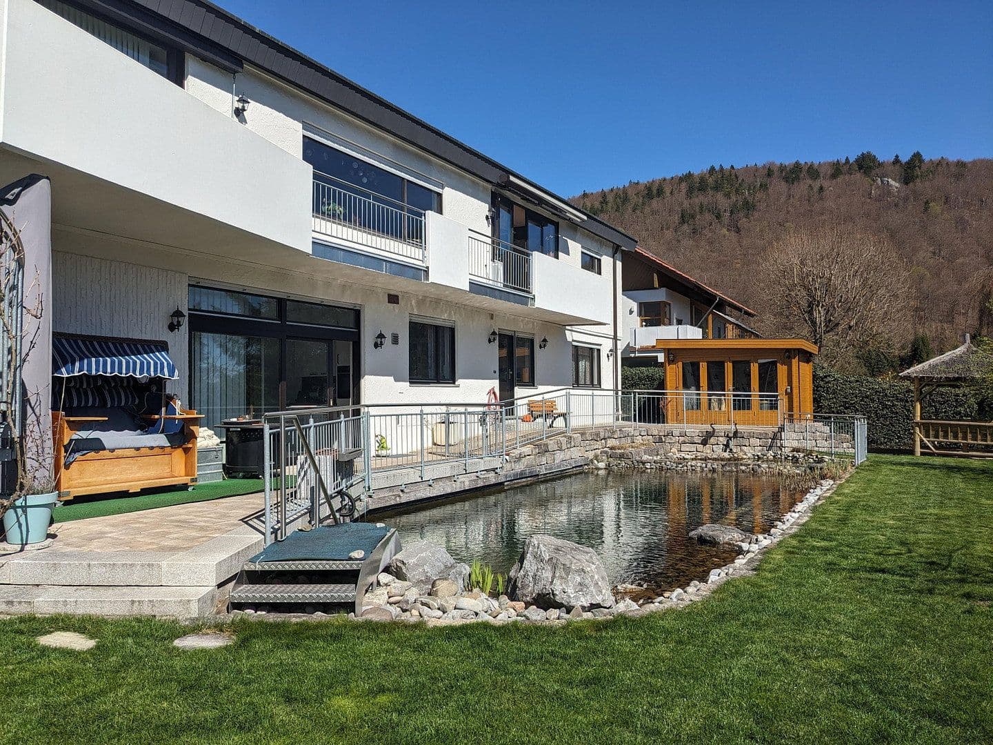 Prodej domu 340 m², pozemek 860 m², Albstadt, Bádensko-Württembersko Prodej domu 340 m², pozemek 860 m², Albstadt, Bádensko-Württembersko
