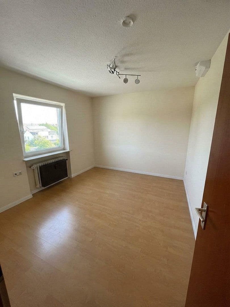 Pronájem bytu 3+1 85 m², Hohenzollernstraße 9, Friedrichsthal, Země Sársko Pronájem bytu 3+1 85 m², Hohenzollernstraße 9, Friedrichsthal, Země Sársko