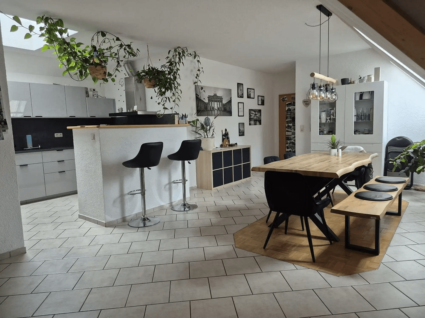 Pronájem bytu 4+1 143 m², Burggrumbacher Str. 4, Unterpleichfeld, Bavorsko Pronájem bytu 4+1 143 m², Burggrumbacher Str. 4, Unterpleichfeld, Bavorsko