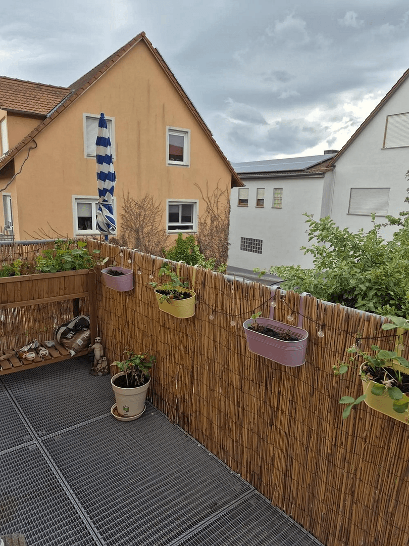 Pronájem bytu 4+1 143 m², Burggrumbacher Str. 4, Unterpleichfeld, Bavorsko Pronájem bytu 4+1 143 m², Burggrumbacher Str. 4, Unterpleichfeld, Bavorsko
