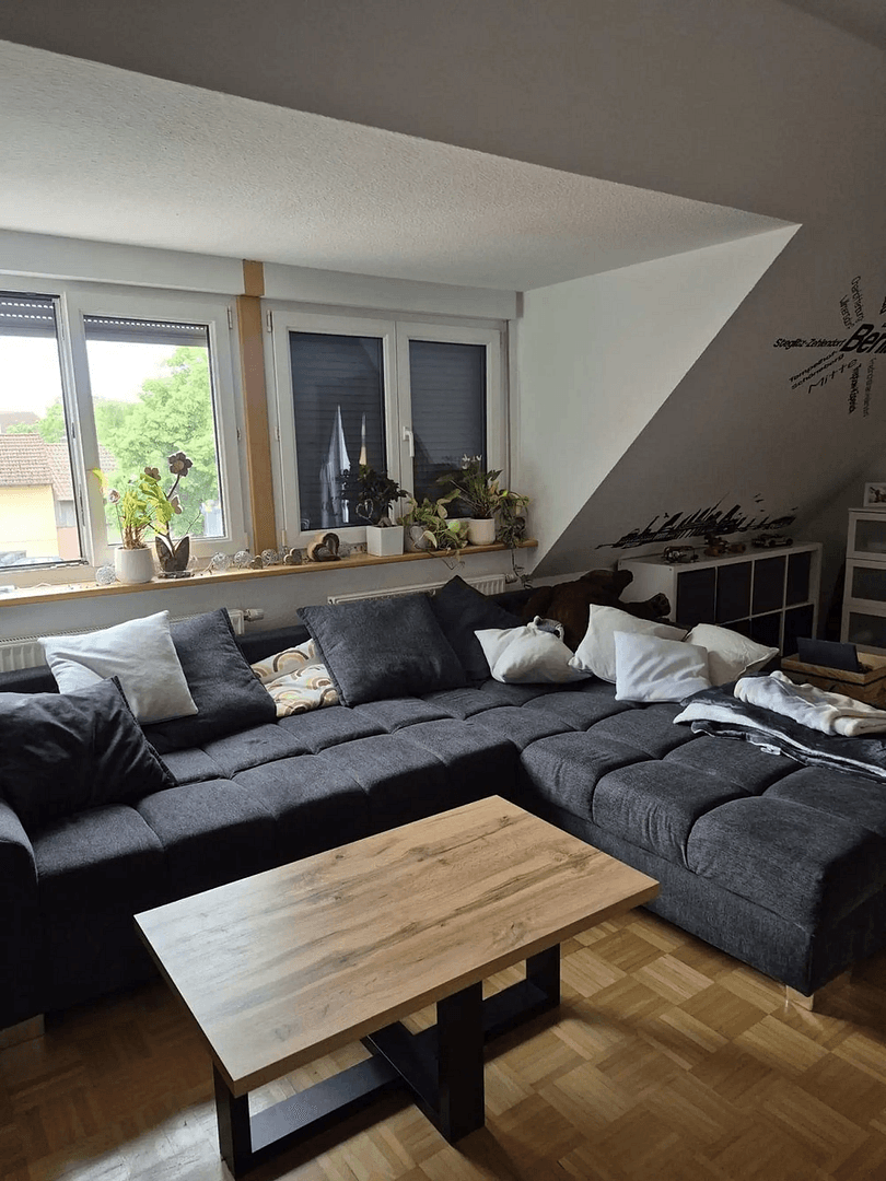 Pronájem bytu 4+1 143 m², Burggrumbacher Str. 4, Unterpleichfeld, Bavorsko Pronájem bytu 4+1 143 m², Burggrumbacher Str. 4, Unterpleichfeld, Bavorsko