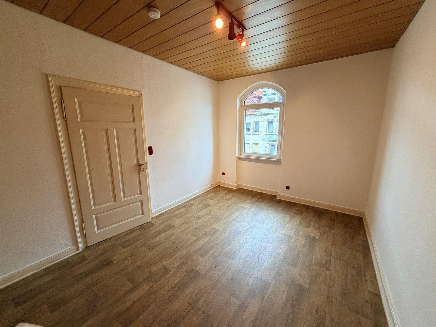 Pronájem bytu 2+1 56 m², Bismarkstraße 15, Nürnberg, Bavorsko Pronájem bytu 2+1 56 m², Bismarkstraße 15, Nürnberg, Bavorsko