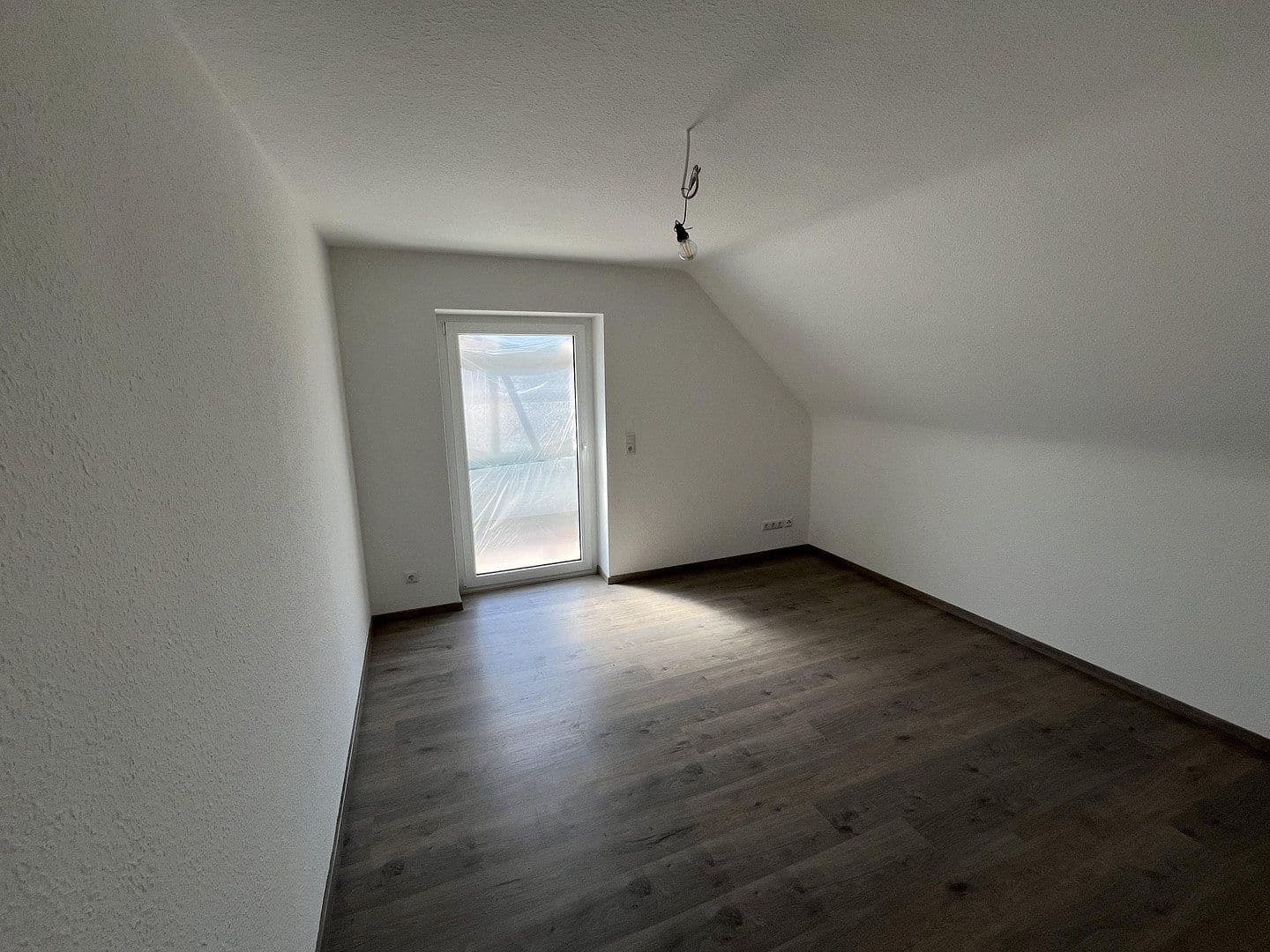 Pronájem bytu 3+1 50 m², Loheweg 2, Erlangen - Dechsendorf, Bavorsko Pronájem bytu 3+1 50 m², Loheweg 2, Erlangen - Dechsendorf, Bavorsko