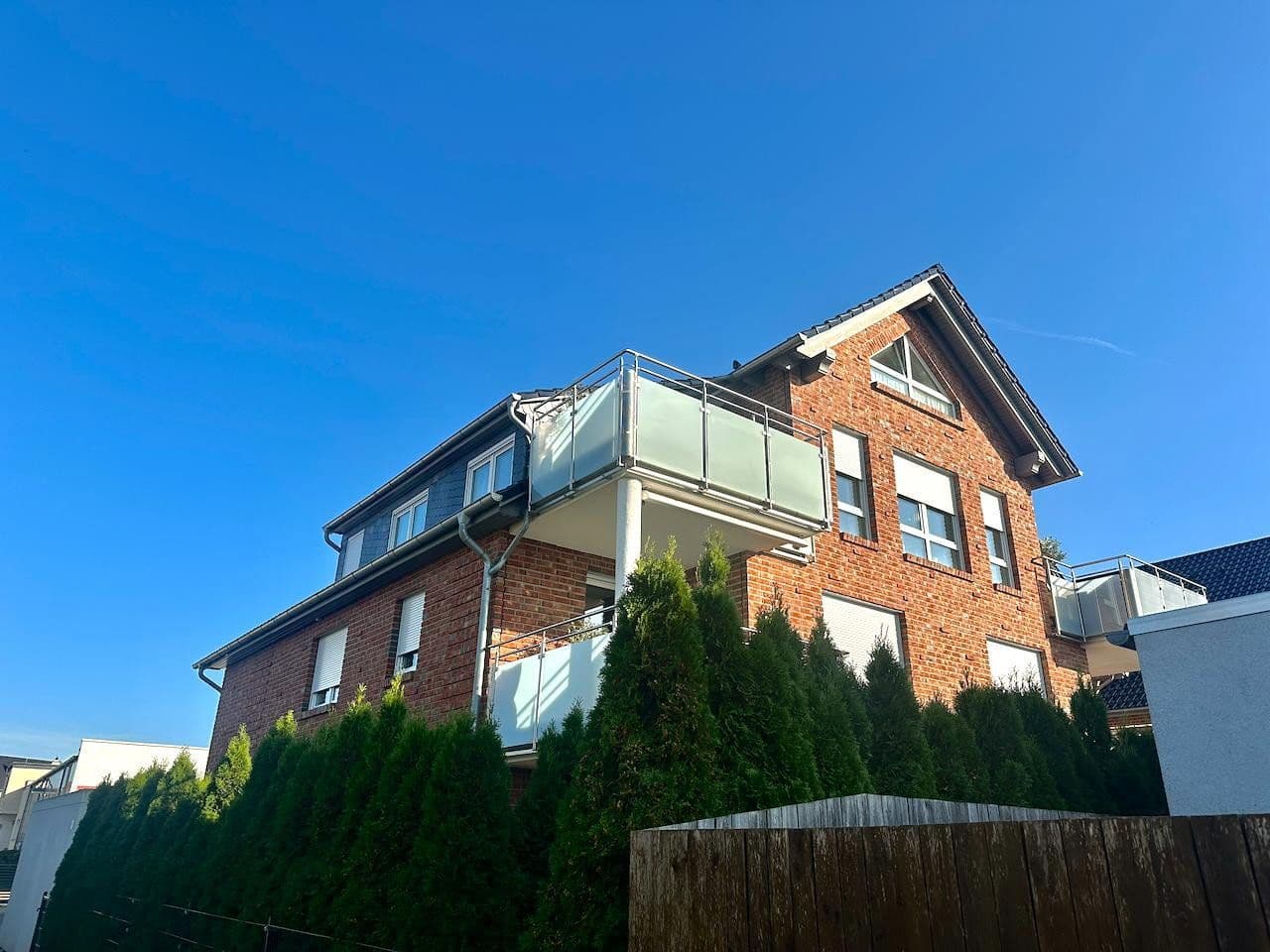 Pronájem bytu 4+1 126 m², Glückaufstraße 2D, Sarstedt, Dolní Sasko Pronájem bytu 4+1 126 m², Glückaufstraße 2D, Sarstedt, Dolní Sasko