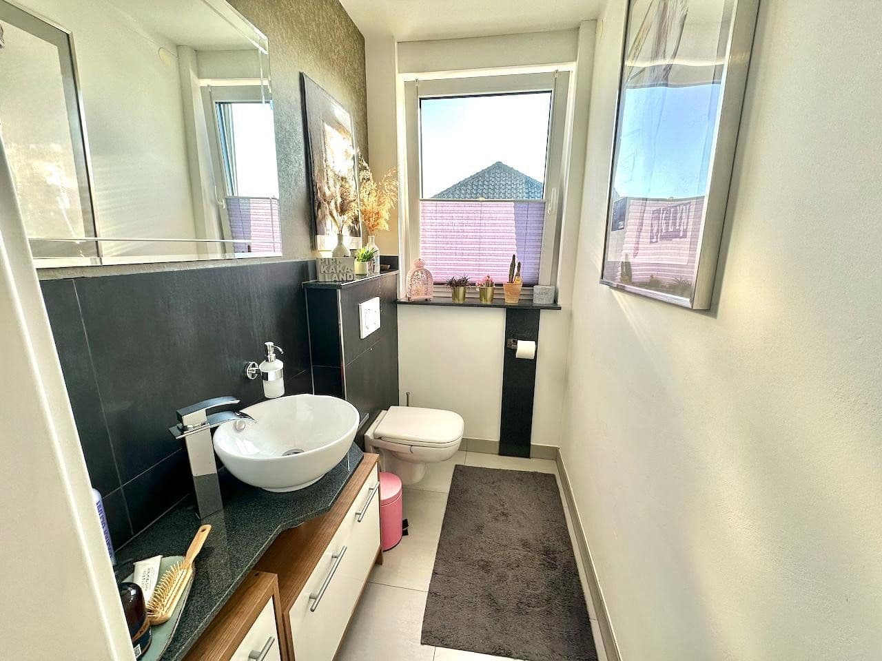 Pronájem bytu 4+1 126 m², Glückaufstraße 2D, Sarstedt, Dolní Sasko Pronájem bytu 4+1 126 m², Glückaufstraße 2D, Sarstedt, Dolní Sasko