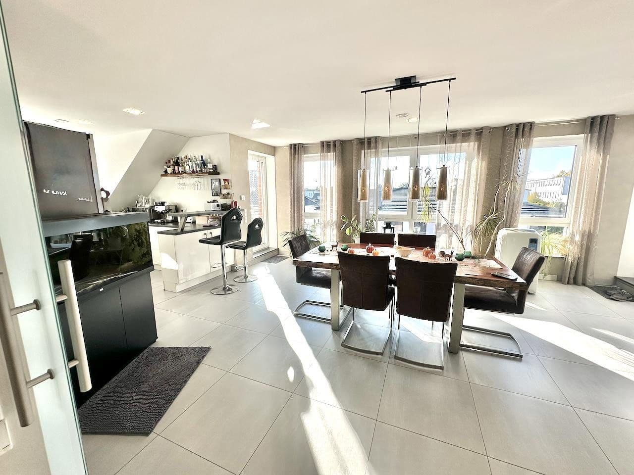 Pronájem bytu 4+1 126 m², Glückaufstraße 2D, Sarstedt, Dolní Sasko Pronájem bytu 4+1 126 m², Glückaufstraße 2D, Sarstedt, Dolní Sasko