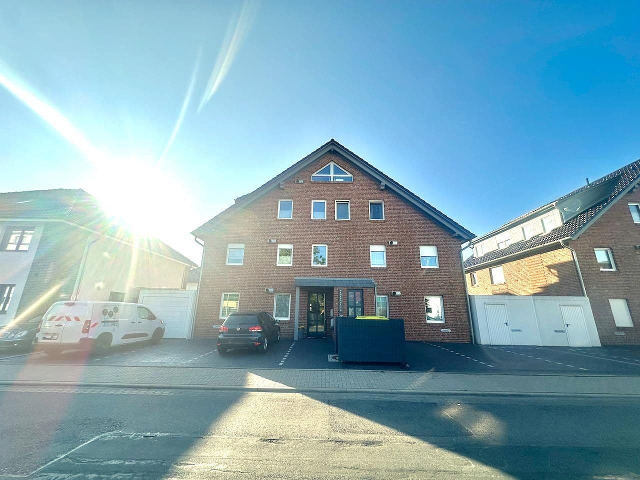 Pronájem bytu 4+1 126 m², Glückaufstraße 2D, Sarstedt, Dolní Sasko Pronájem bytu 4+1 126 m², Glückaufstraße 2D, Sarstedt, Dolní Sasko