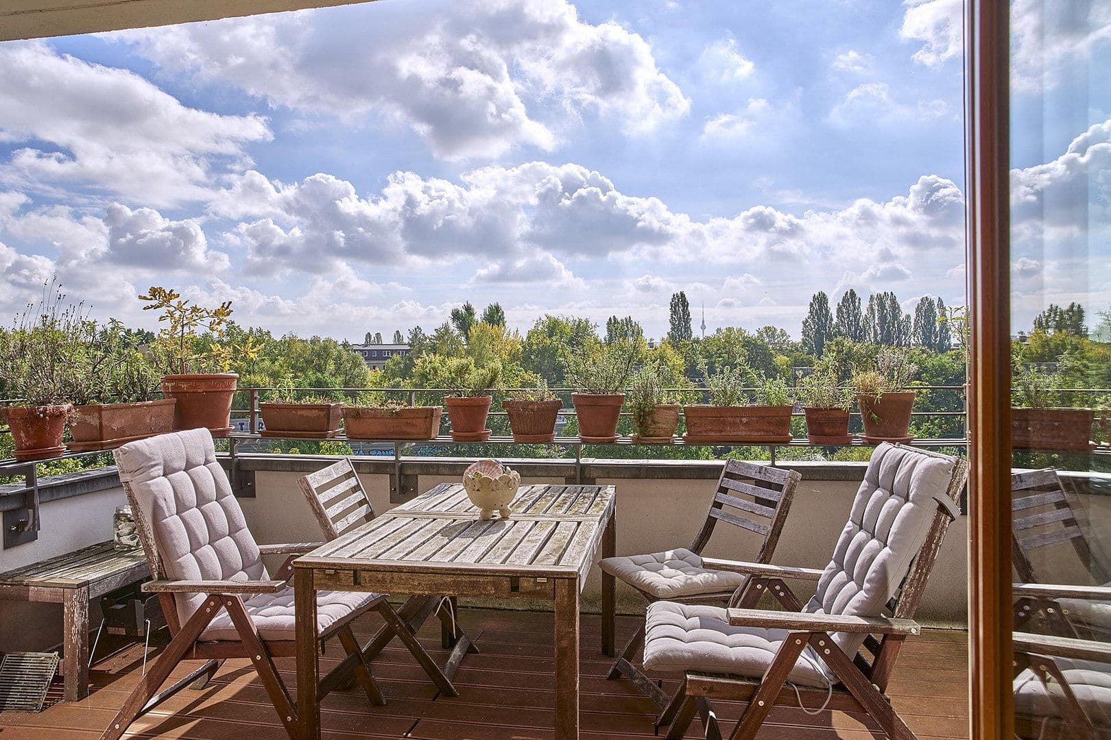 Prodej bytu 6+1 180 m², Berlin, Berlín Prodej bytu 6+1 180 m², Berlin, Berlín