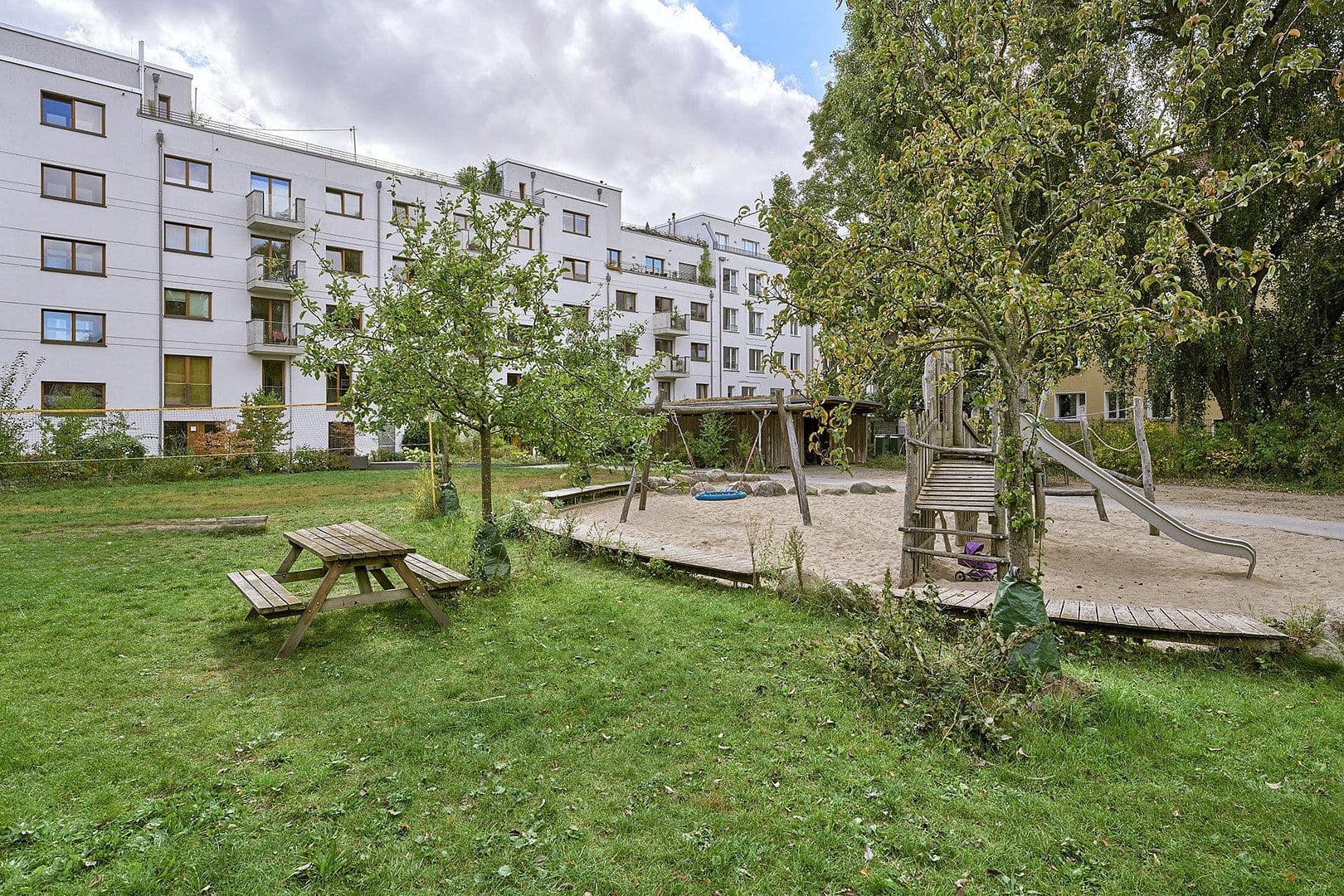 Prodej bytu 6+1 180 m², Berlin, Berlín Prodej bytu 6+1 180 m², Berlin, Berlín