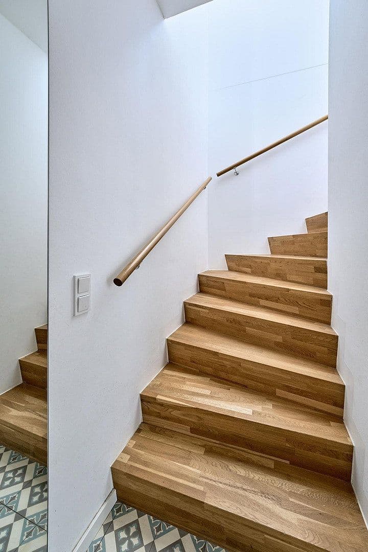 Prodej bytu 6+1 180 m², Berlin, Berlín Prodej bytu 6+1 180 m², Berlin, Berlín