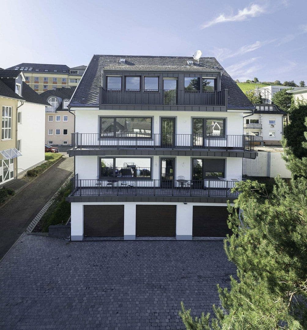 Prodej bytu 4+1 120 m², Bernkastel-Kues, Porýní-Falc Prodej bytu 4+1 120 m², Bernkastel-Kues, Porýní-Falc