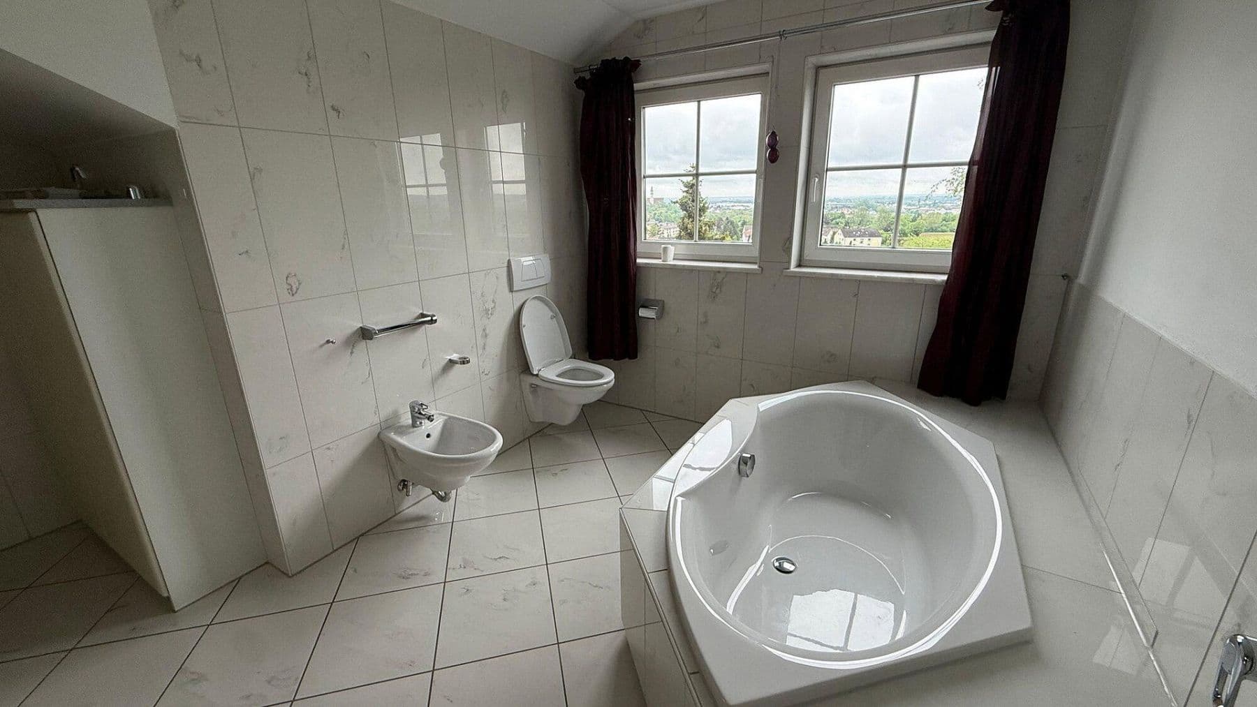 Prodej domu 340 m², pozemek 980 m², Donauwörth, Bavorsko Prodej domu 340 m², pozemek 980 m², Donauwörth, Bavorsko
