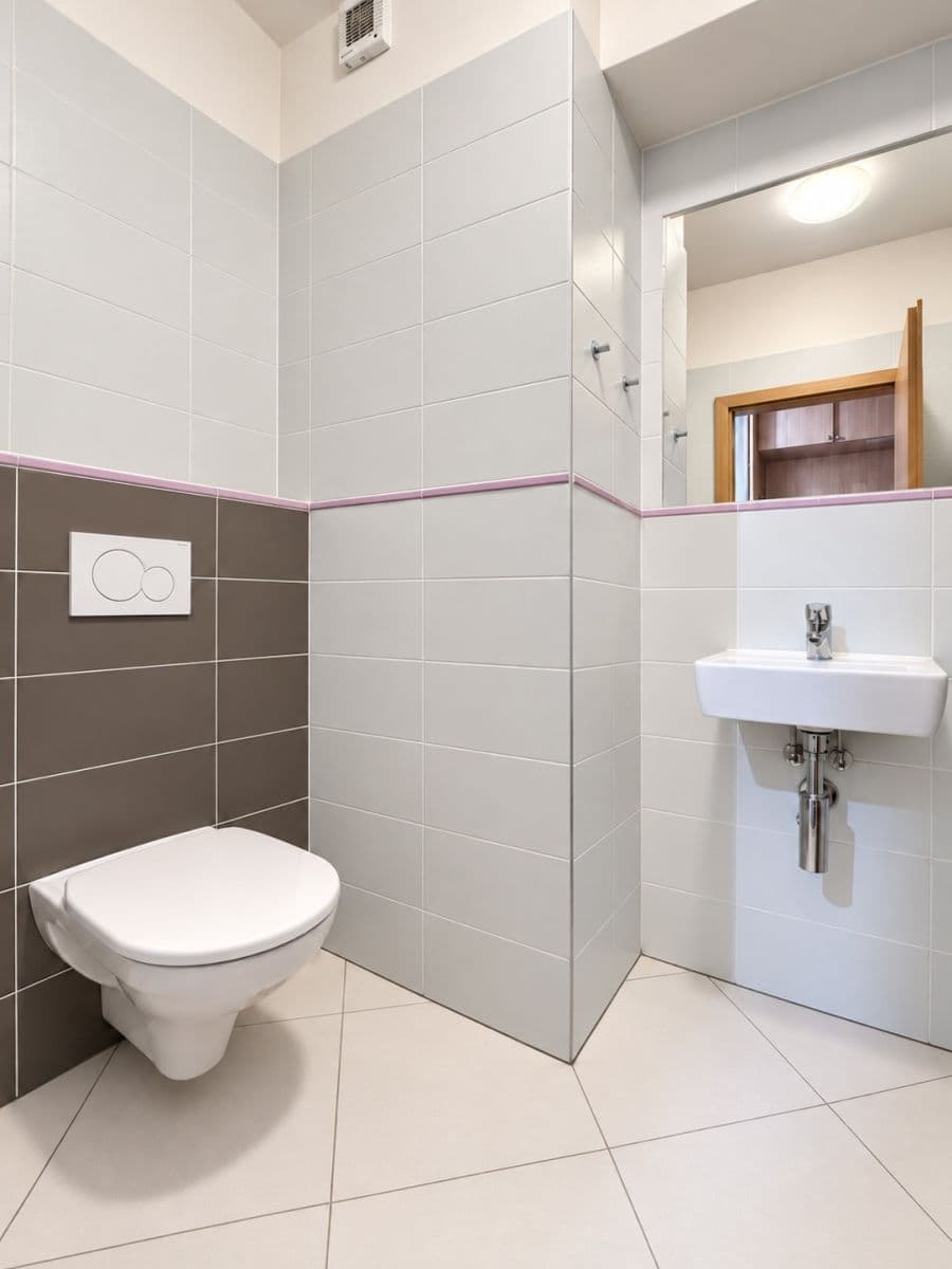 Prodej bytu 2+kk 74 m², Svitákova, Praha, Praha Prodej bytu 2+kk 74 m², Svitákova, Praha, Praha