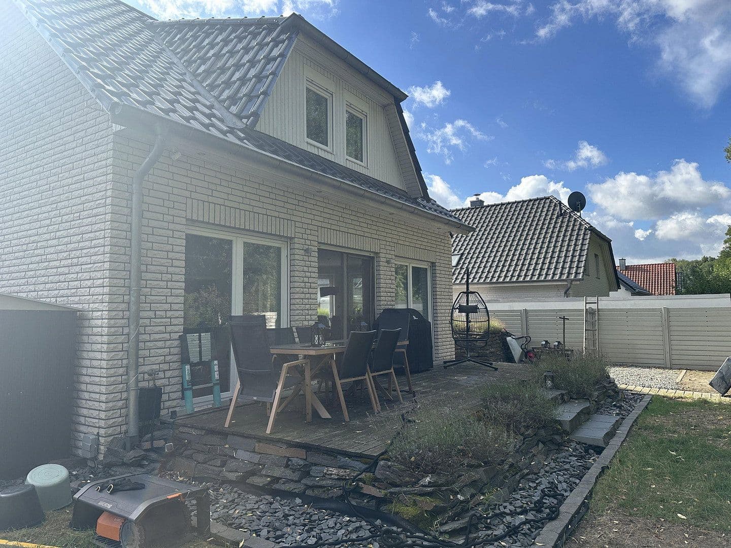 Prodej domu 115 m², pozemek 400 m², Ronnenberg, Dolní Sasko Prodej domu 115 m², pozemek 400 m², Ronnenberg, Dolní Sasko