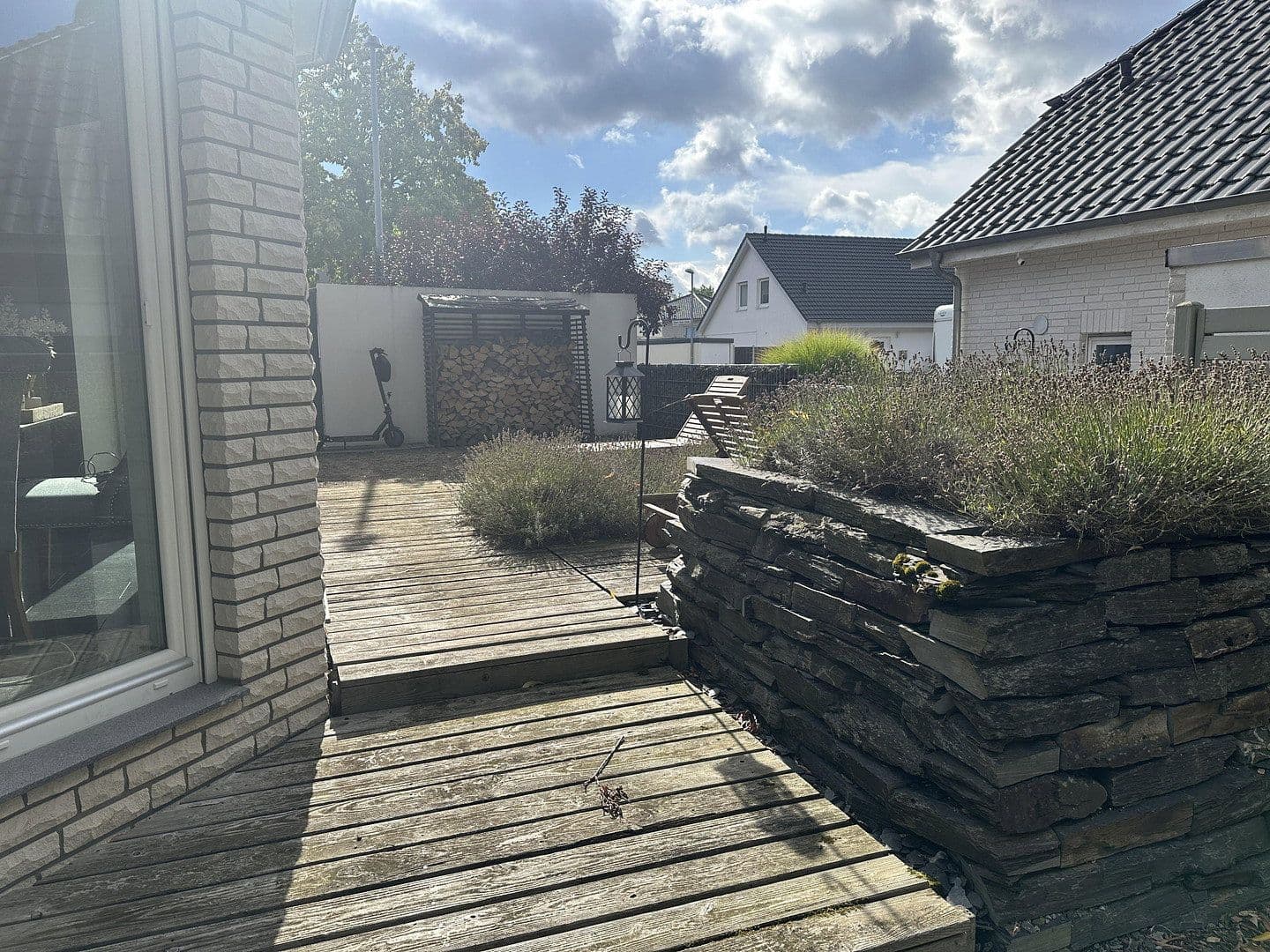 Prodej domu 115 m², pozemek 400 m², Ronnenberg, Dolní Sasko Prodej domu 115 m², pozemek 400 m², Ronnenberg, Dolní Sasko