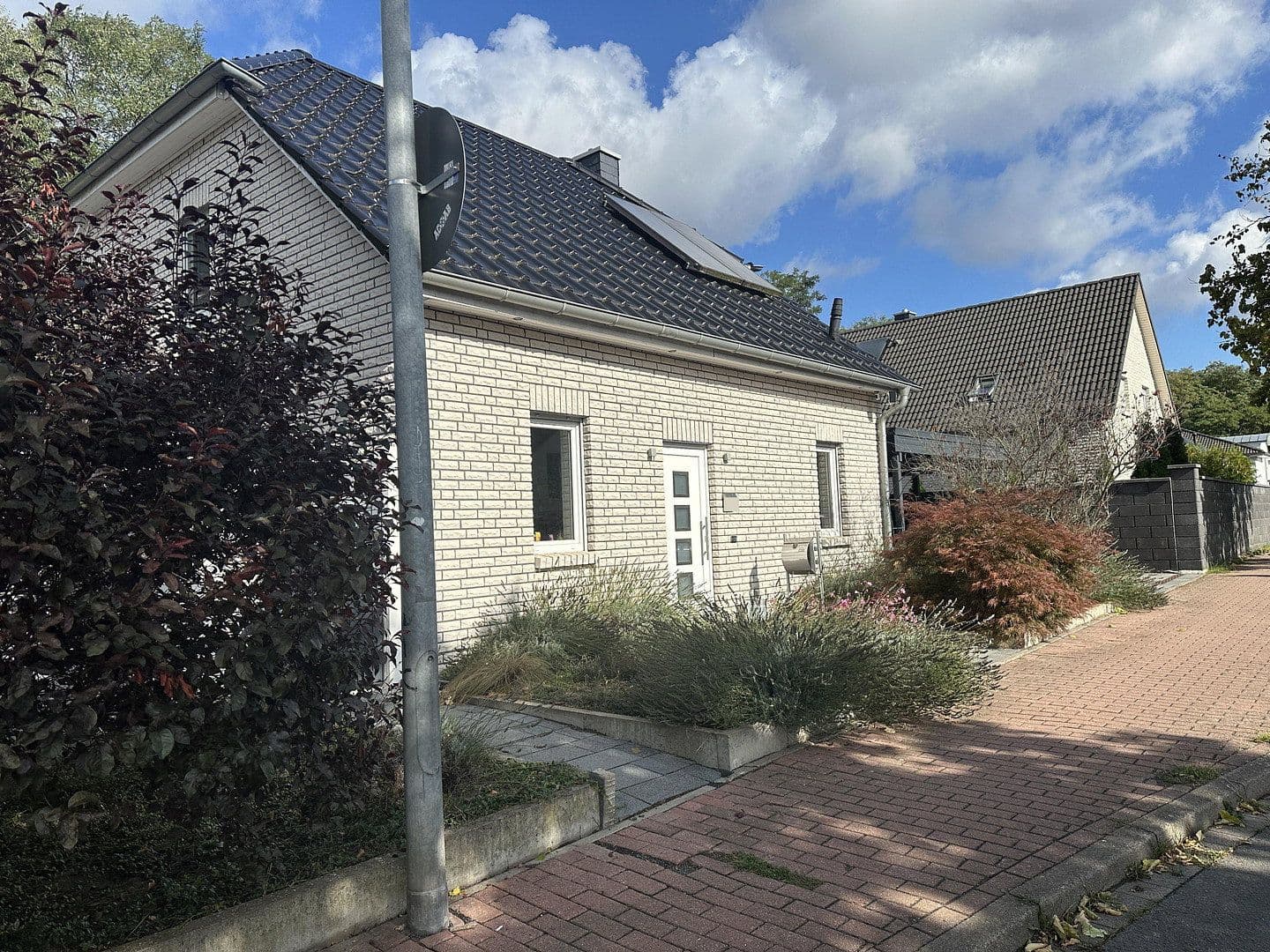 Prodej domu 115 m², pozemek 400 m², Ronnenberg, Dolní Sasko Prodej domu 115 m², pozemek 400 m², Ronnenberg, Dolní Sasko