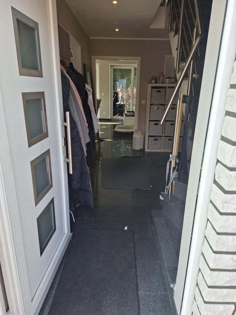 Prodej domu 115 m², pozemek 400 m², Ronnenberg, Dolní Sasko Prodej domu 115 m², pozemek 400 m², Ronnenberg, Dolní Sasko