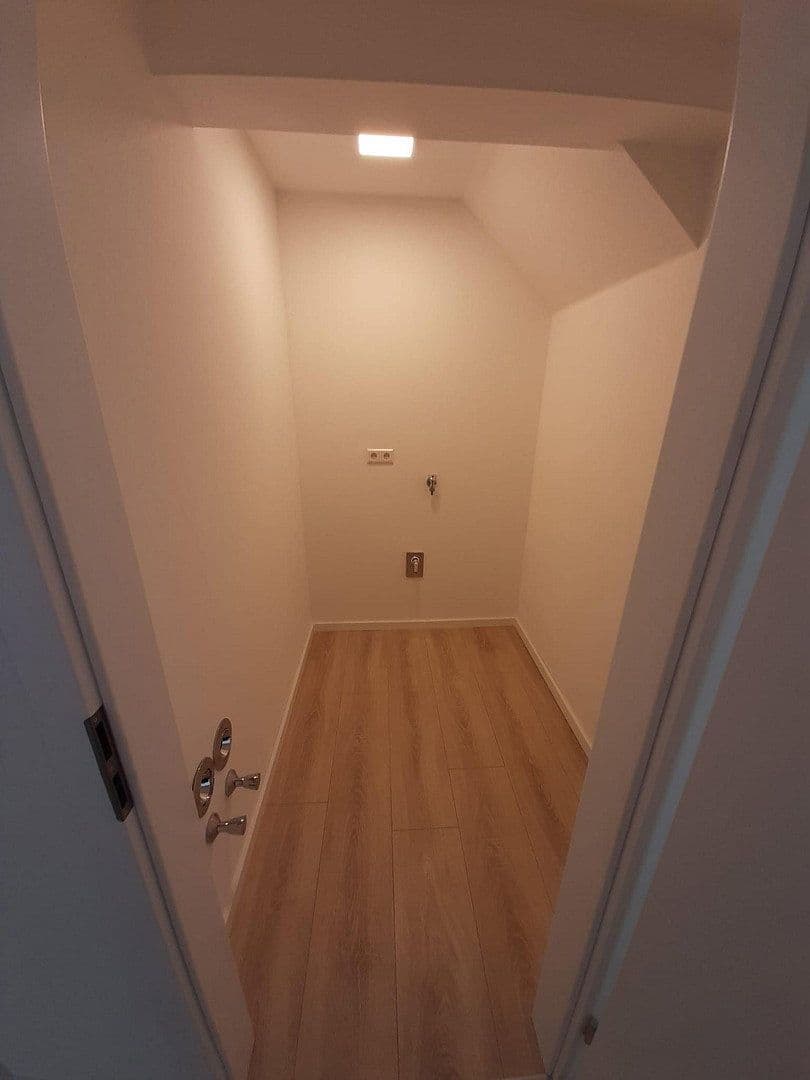 Pronájem bytu 2+1 64 m², Stader Landstraße 31, Bremen, Bremen Pronájem bytu 2+1 64 m², Stader Landstraße 31, Bremen, Bremen