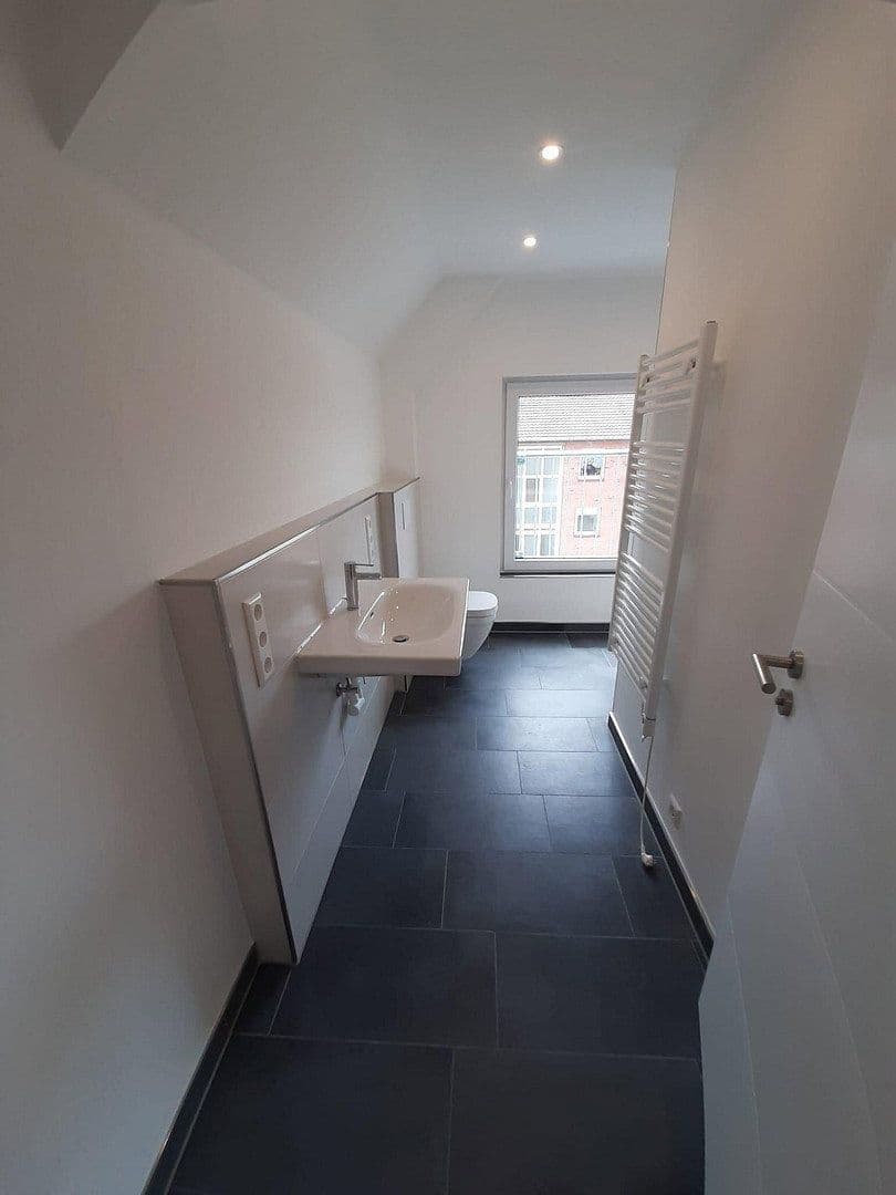 Pronájem bytu 2+1 64 m², Stader Landstraße 31, Bremen, Bremen Pronájem bytu 2+1 64 m², Stader Landstraße 31, Bremen, Bremen