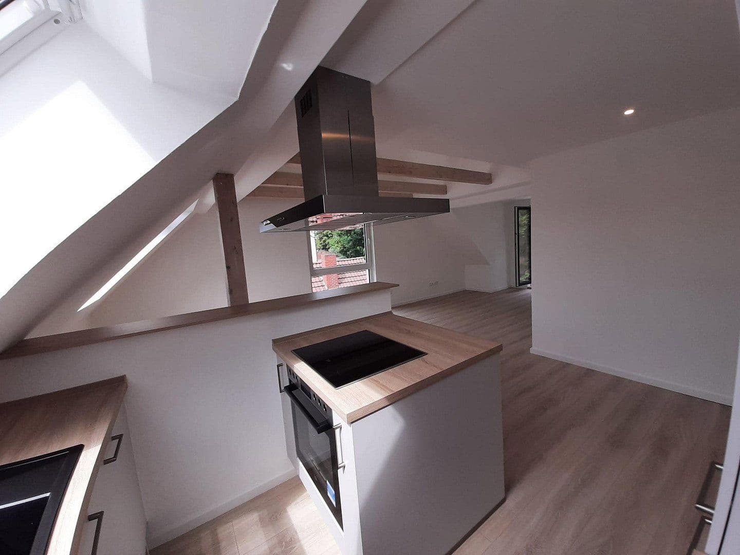 Pronájem bytu 2+1 64 m², Stader Landstraße 31, Bremen, Bremen Pronájem bytu 2+1 64 m², Stader Landstraße 31, Bremen, Bremen