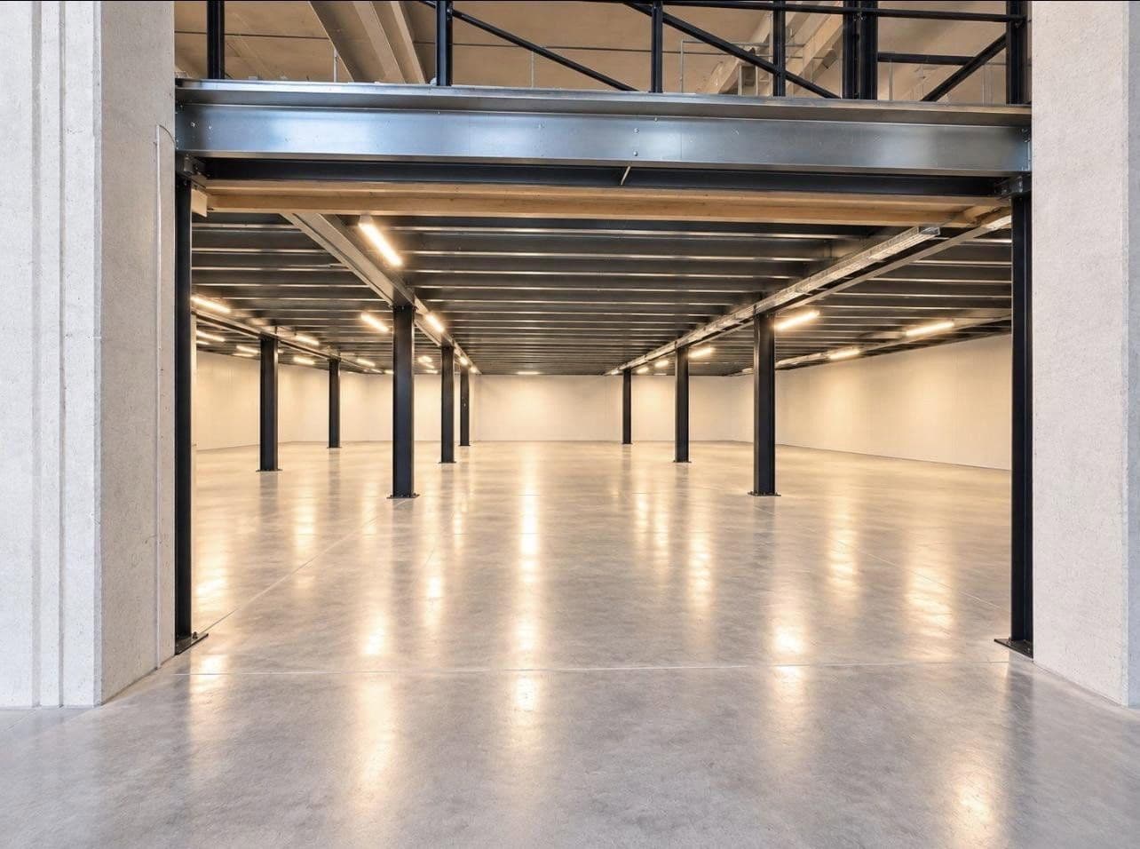 Pronájem nebytového prostoru 650 m², Am Etzfeld 8, Pastetten, Bavorsko Pronájem nebytového prostoru 650 m², Am Etzfeld 8, Pastetten, Bavorsko