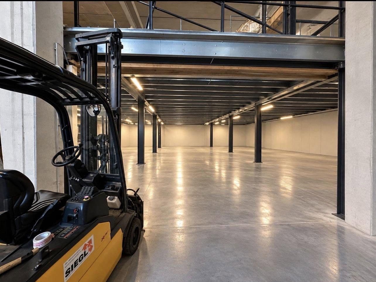 Pronájem nebytového prostoru 650 m², Am Etzfeld 8, Pastetten, Bavorsko Pronájem nebytového prostoru 650 m², Am Etzfeld 8, Pastetten, Bavorsko