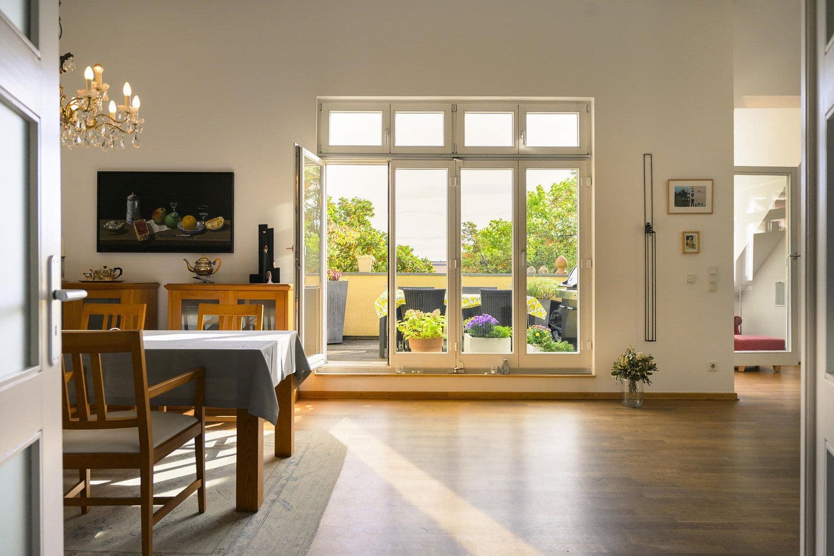 Prodej bytu 4+1 214 m², Berlin, Berlín Prodej bytu 4+1 214 m², Berlin, Berlín