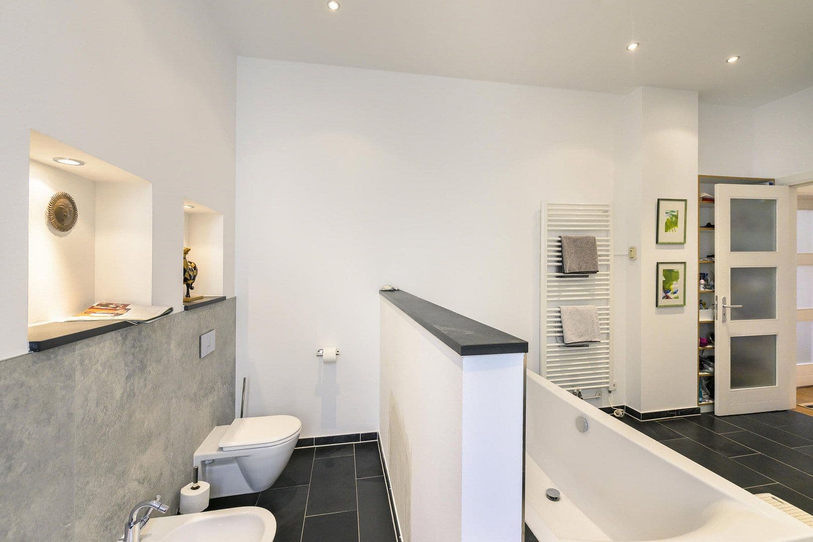 Prodej bytu 4+1 214 m², Berlin, Berlín Prodej bytu 4+1 214 m², Berlin, Berlín