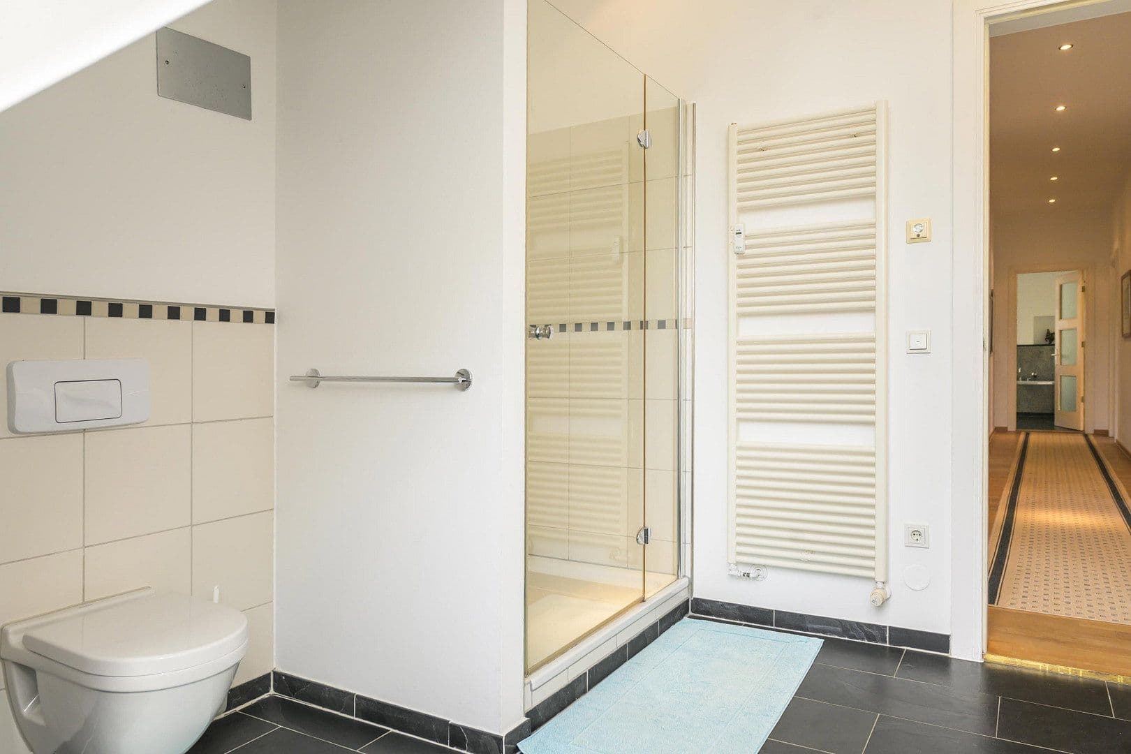 Prodej bytu 4+1 214 m², Berlin, Berlín Prodej bytu 4+1 214 m², Berlin, Berlín